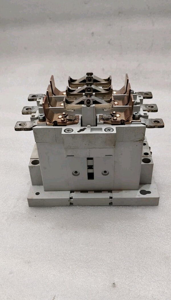 s l1600 142.jpg