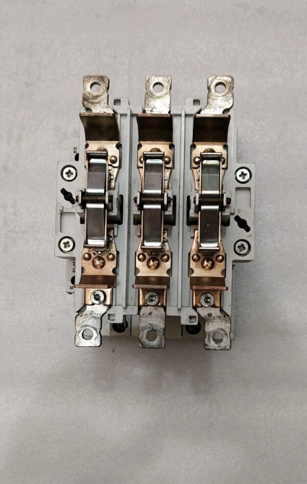 s l1600 143.jpg